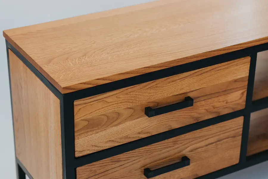 krupnym-planom-vystrel-iz-nabora-derevannyh-asikov Nahaufnahme Sideboard